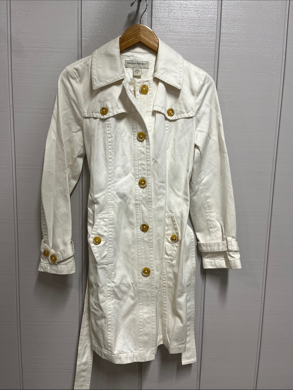 Banana Republic Cream Lightweight Trench Coat with Contrast Buttons